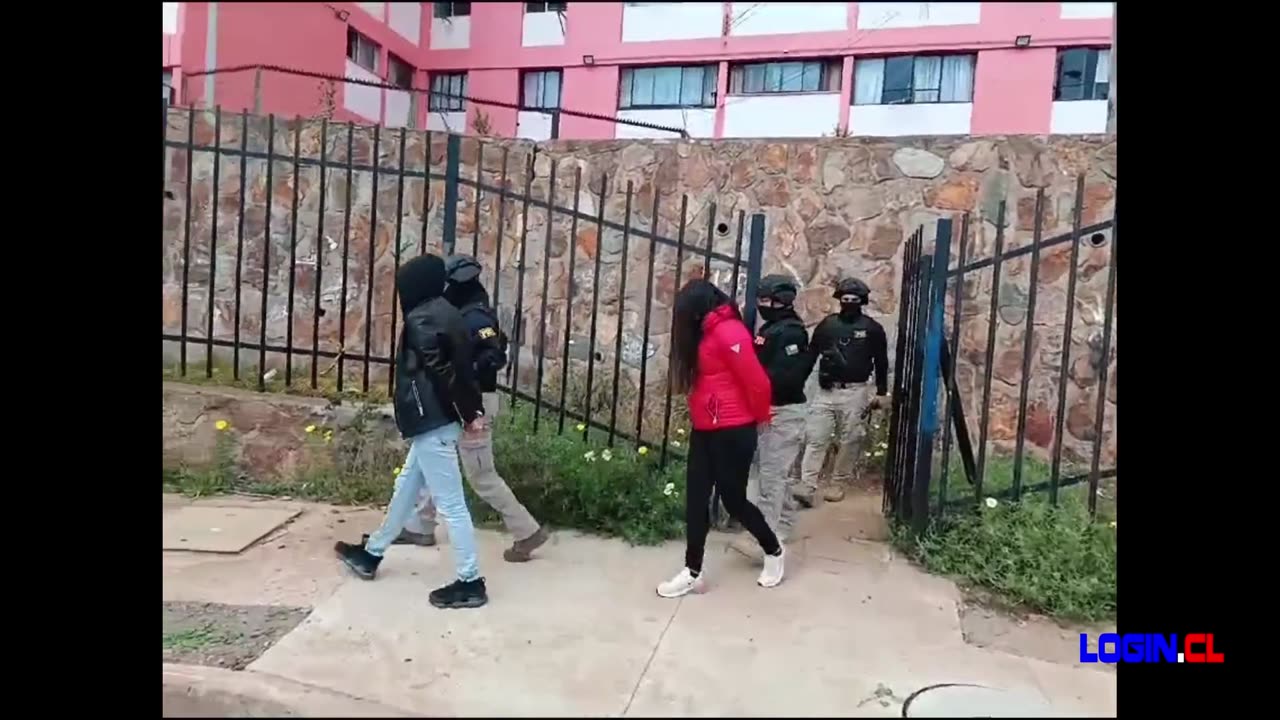 PDI desmantela bodega de drogas instalada en mausoleo