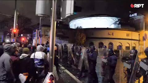 Riot in Dublin after migrant stabs children outside school
