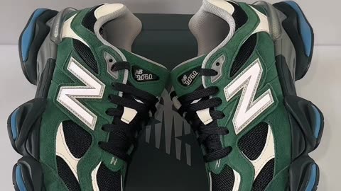 NEW BALANCE 9060