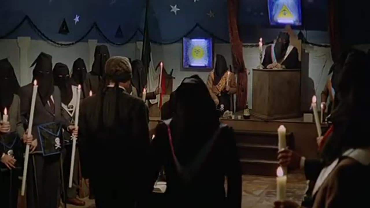 il rito d'iniziazione massonico tratto dal film un borghese piccolo piccolo del 1977 DOCUMENTARIO l'iniziazione ai culti misterici e gnostici NON CONSENTE la conversione,un iniziato alla massoneria o altro resterà sempre un massone e un adepto