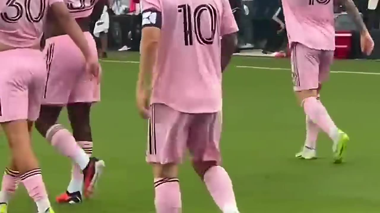 Messi celebration after his first goal (short video)