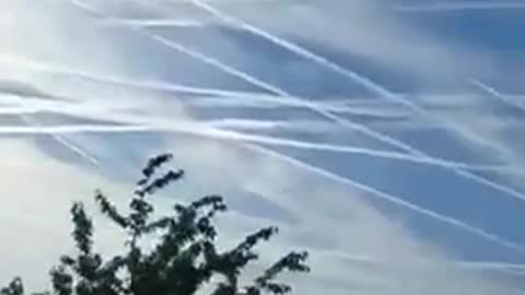 Le scie chimiche guardate ovviamente gli ignoranti negano l’evidenza