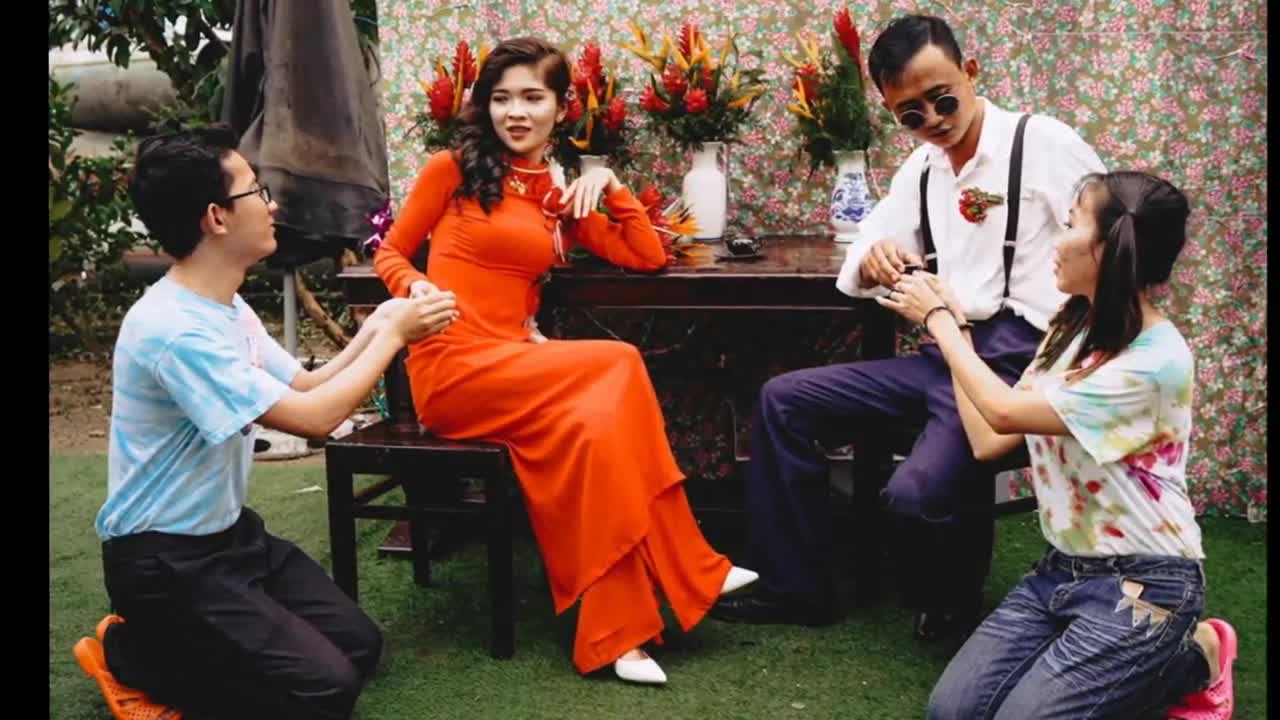 Đôi bạn trẻ An Giang mượn quần áo cha mẹ tái hiện đám cưới những năm 80