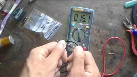 Testing my new Digital Multimeter ZT101 6000 Counts Backlight AC/DC Ammeter Voltmeter Ohm Meter