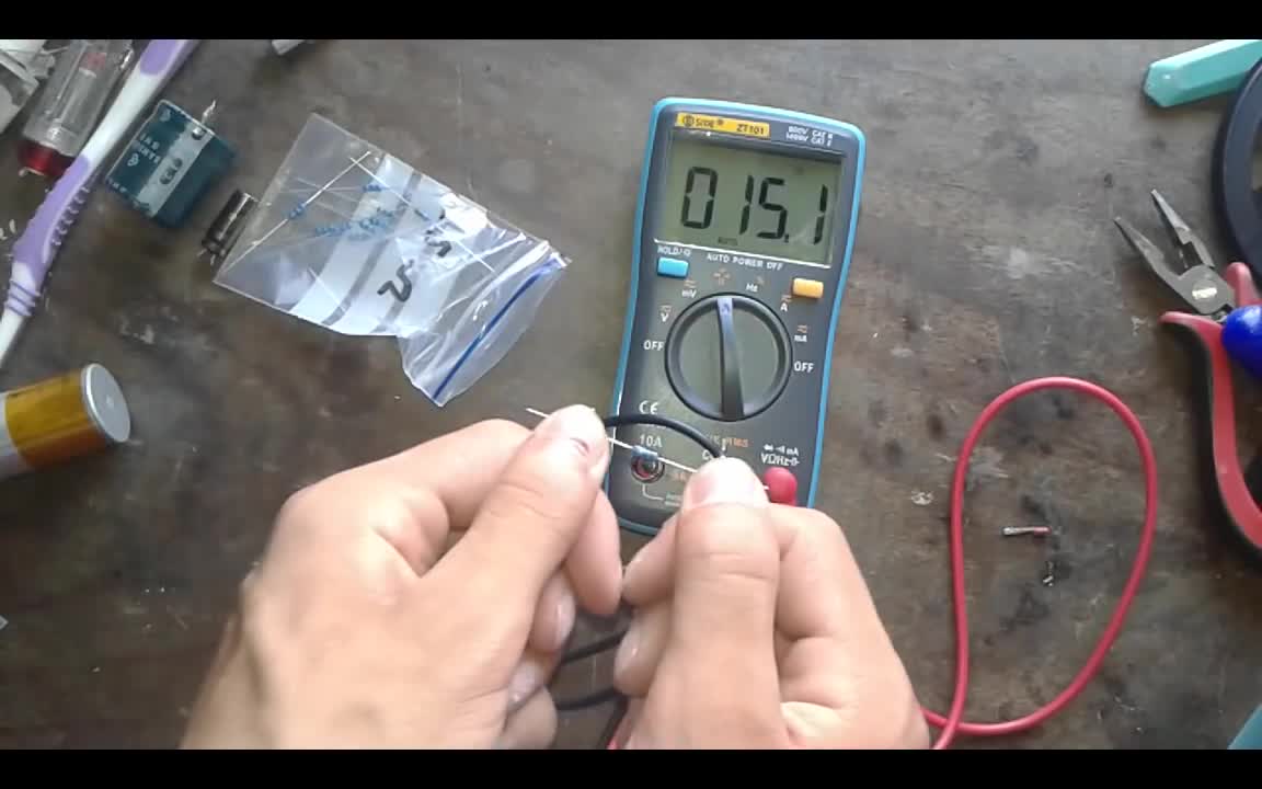 Testing my new Digital Multimeter ZT101 6000 Counts Backlight AC/DC Ammeter Voltmeter Ohm Meter