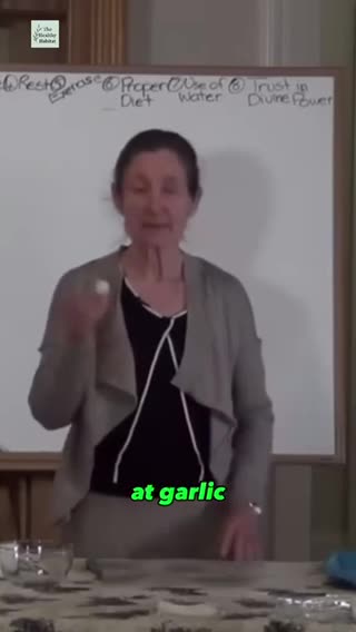 Incorporate garlic into your meals! 🧄🍖