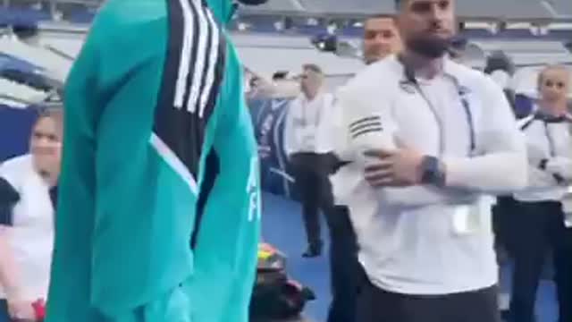 “Karim, Karim, Karim!” Benzema salutes his fans