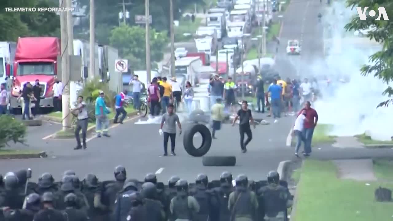 Police and protesters clash following more than two weeks of demonstrations over panama