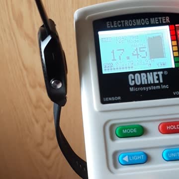 Smartwatch Garmin Vivoactive 3 music, radiatie radiofrecventa