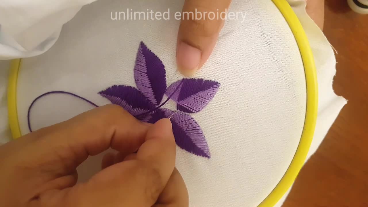 Amazing Flower Embroidery Tutorial // Hand Embroidery for Beginner // #embroidery #flowerembroidery