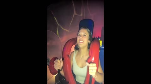 OMG!!! Wait for End! The secret is OUT! Slingshot Ride Girl Reaction ... 25