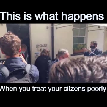 Shocking: Prime Minister Keir Starmer Kicked Out of Local Pub | Viral Incident