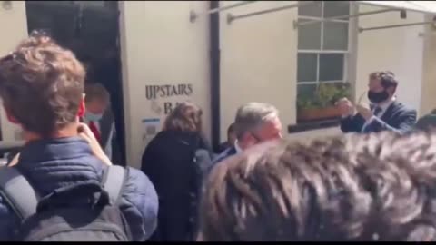 Shocking: Prime Minister Keir Starmer Kicked Out of Local Pub | Viral Incident