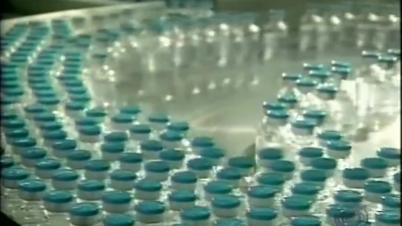 2006 CBS News report about yearly flu shots in the elderly not working.