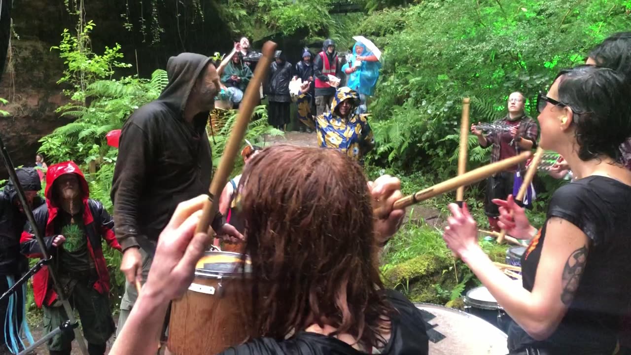 Edinburgh Noise Committee play the Kelburn garden party #drumming