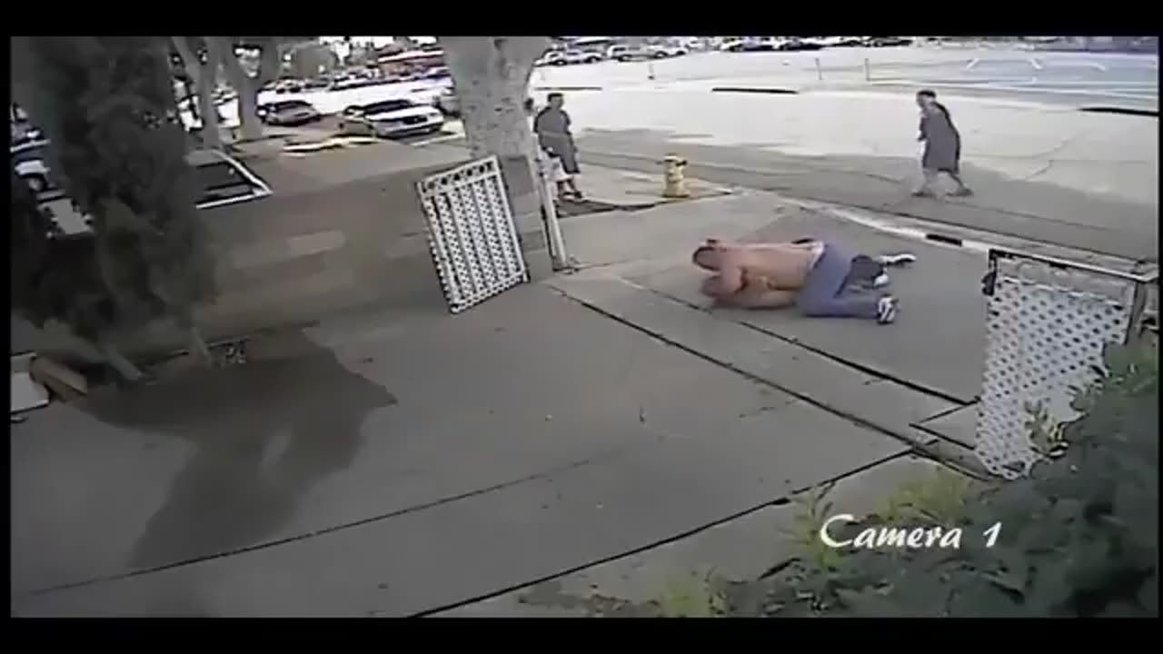 Street Fight Caught On Camera [2017]