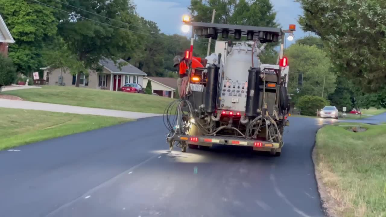 Dotting out road