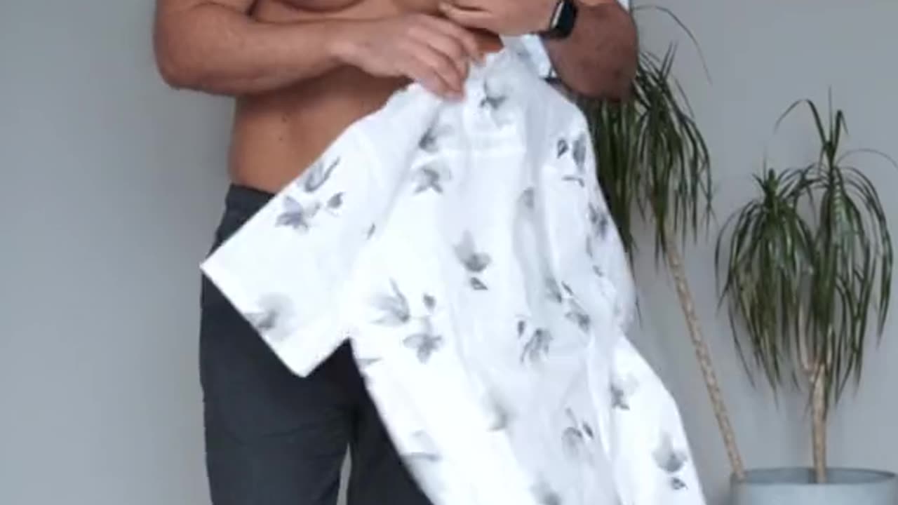 Floral Shirt: Men Summer Outfit Idea! To Shop, comment the word ''links'' and I’ll send you all of t