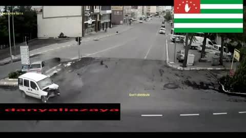 ابشع حوادث السيارة والكوارس حوادس السير بي شكل عام +18