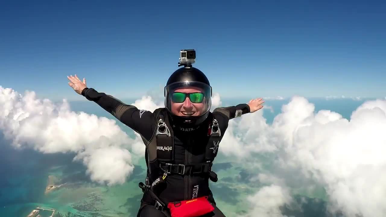 Skydiving over the Bahamas - Best jumps of 2018-7