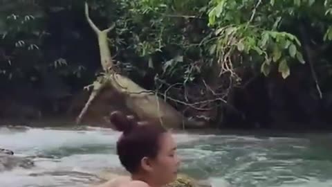 Solo girl camping in jungle #bushcraft #bushcraftsurvival #outdoors