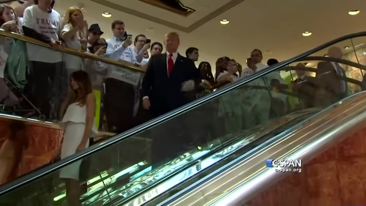 Trump launches 2015 presidential bid atop the Trump Tower escalator