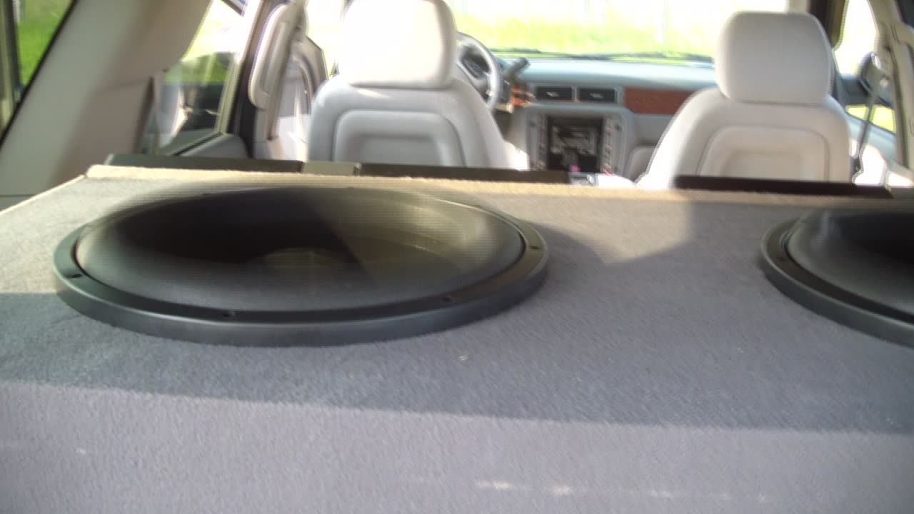 2014 Car Audio Bass system test 2