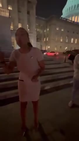 AOC admits that Capitol Police opened the doors for protestors on January 6th