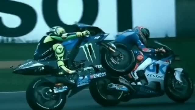 Very dangerous bike racing motogp