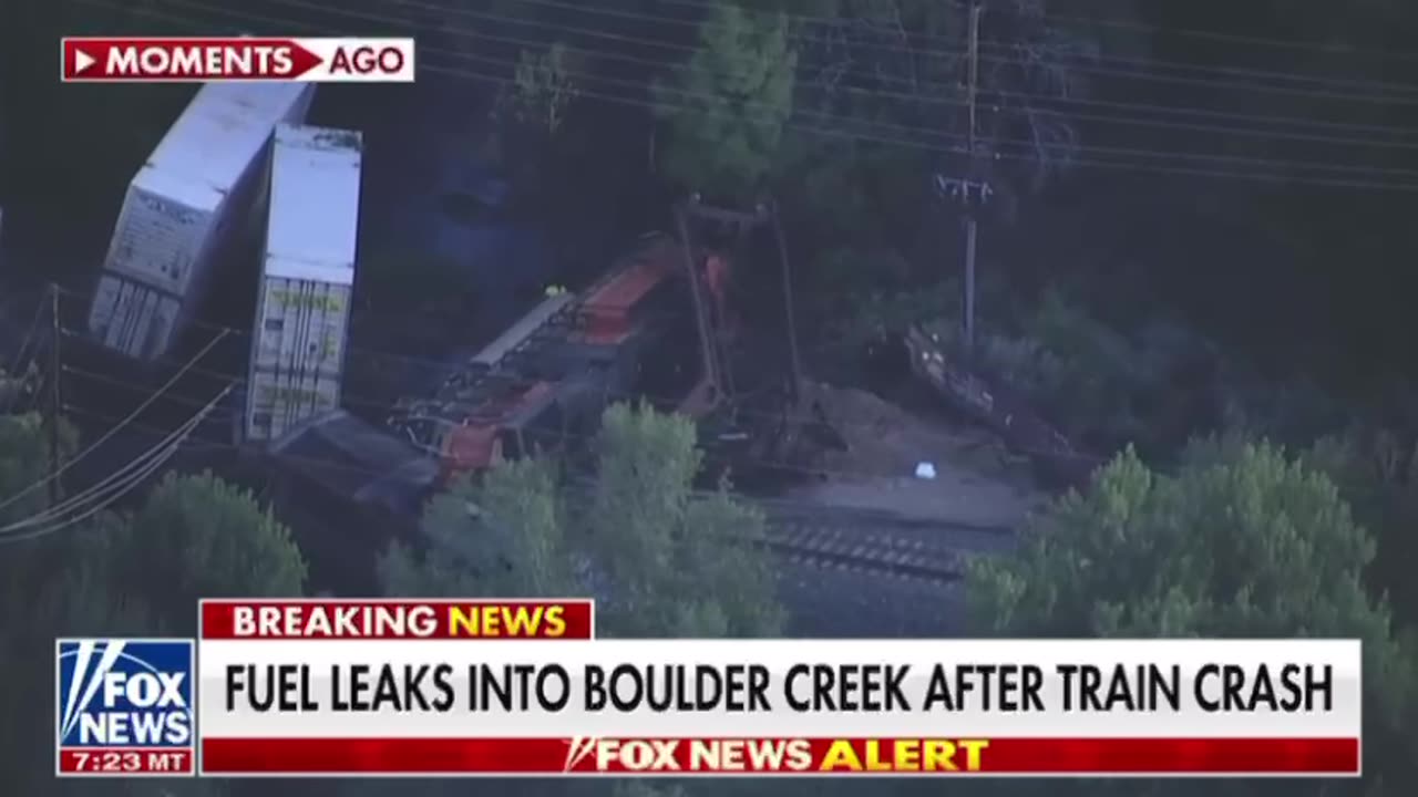 Two trains in Boulder collide injuries reported-fuel leaks into Boulder Creek