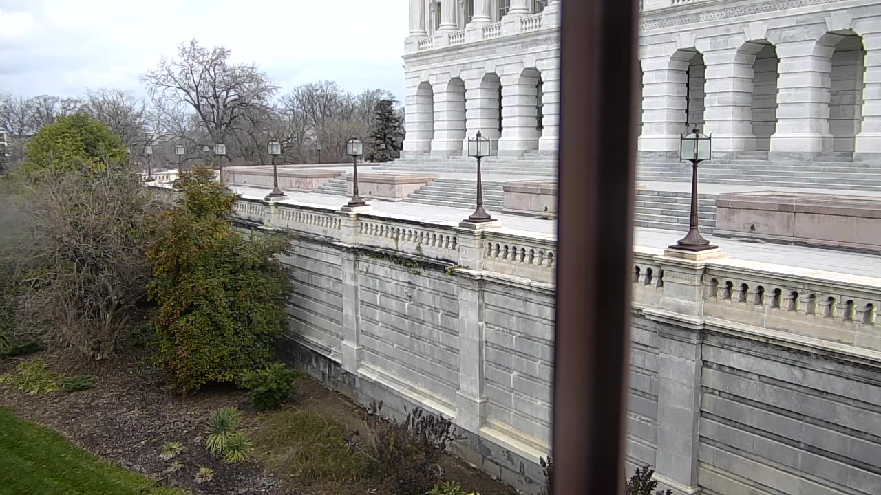 Camera0925USCG00UpperTerraceWest_2021-01-06_Starting_at_11h20min00s540ms.mp4