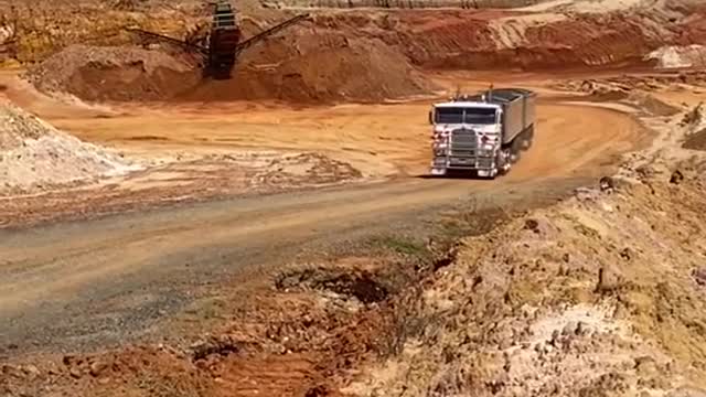 Old Bopai, the cranky Kenworth 100 truck driver with this engine.