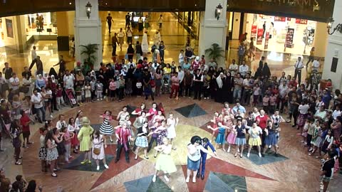 live Hairspray sampler Mall of the Emirates