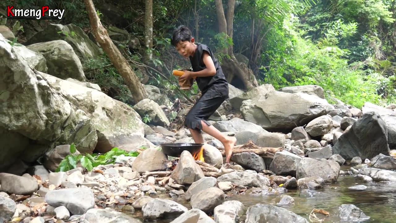 Survival Skills - Cooking chicken head and eating delicious