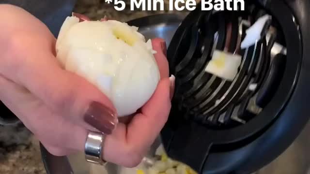 Hard boiled eggs - the easiest way to make them