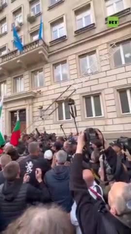 Demonstrace v Sofii proti podpoře Ukrajiny ze strany Bulharské vlády