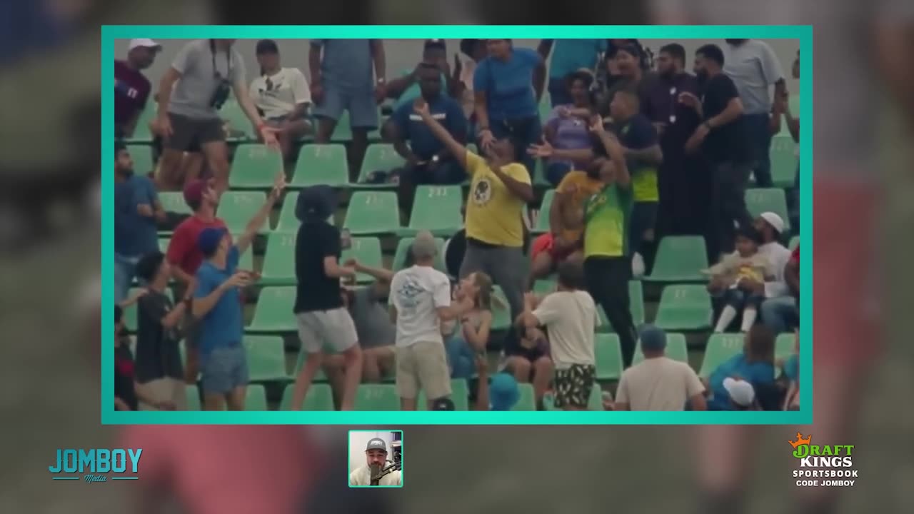 SA20 cricket fans embarrass themselves trying to catch balls