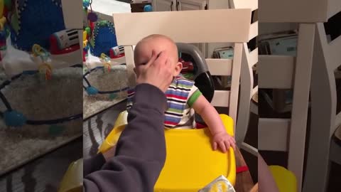 Babies taste lemons for the first time