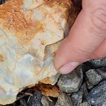 Flock it Farm: found an Agate
