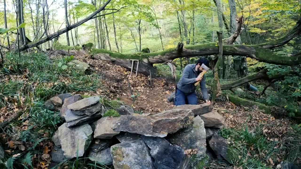 7 Days Solo Survival Camping In Rain Forest, Building Warm Bushcraft Shelter, part 1