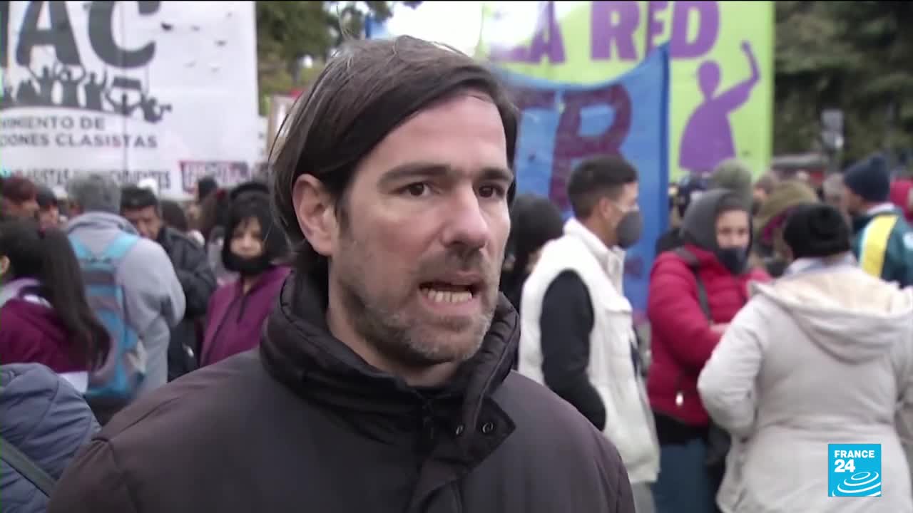 Protesters take to streets of Buenos Aires as Argentina economic crisis deepens