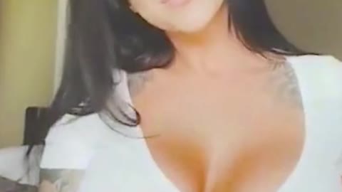 HOTTEST BIG BOOBS MILF EVER 😲