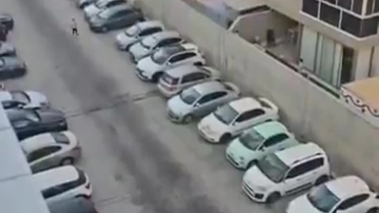 Israelis are celebrating from their balconies in Ashdod after the IDF eliminated