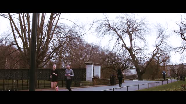 Walking and jogging in Regents Park