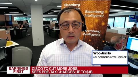 Cisco Gives Bullish Revenue Forecast, Plans to Cut Jobs