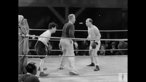 Charlie Chaplin -Boxing match ( City lights ,1931)