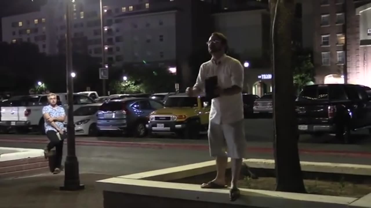 Street Preacher STOPS TRAFFIC & is Heckled by Uber Driver Outside Bar FwjHQD2AU9
