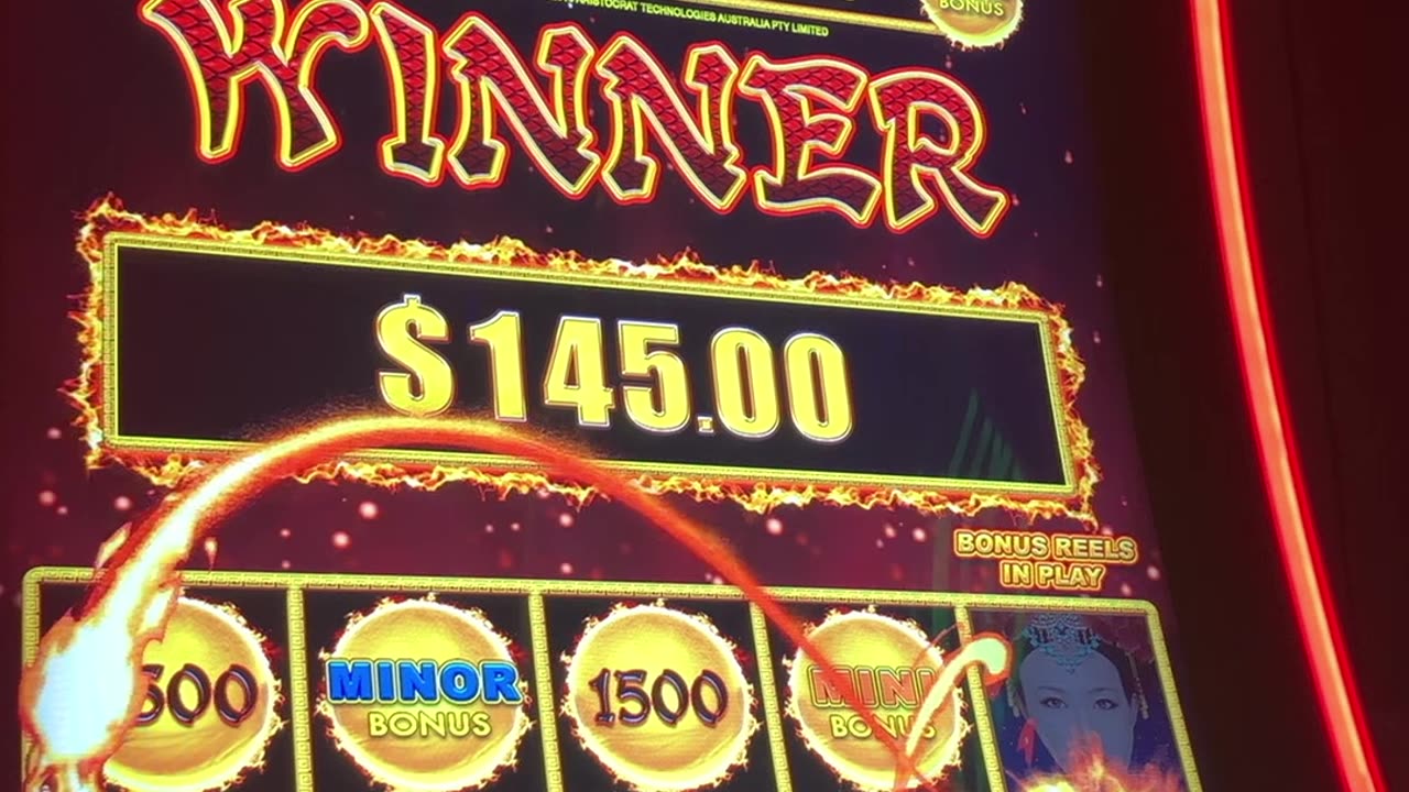 GULDURN FIREBALLS!! #slots #casino #slotmachine #slotwin #jackpot #bonusfeature #casinogames #gamble