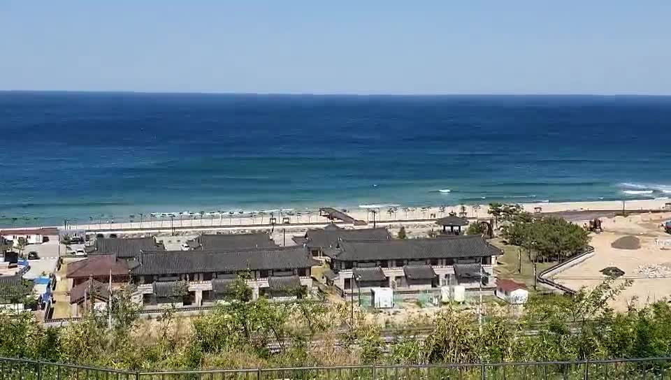 Landscapes of Korean traditional houses along the coast