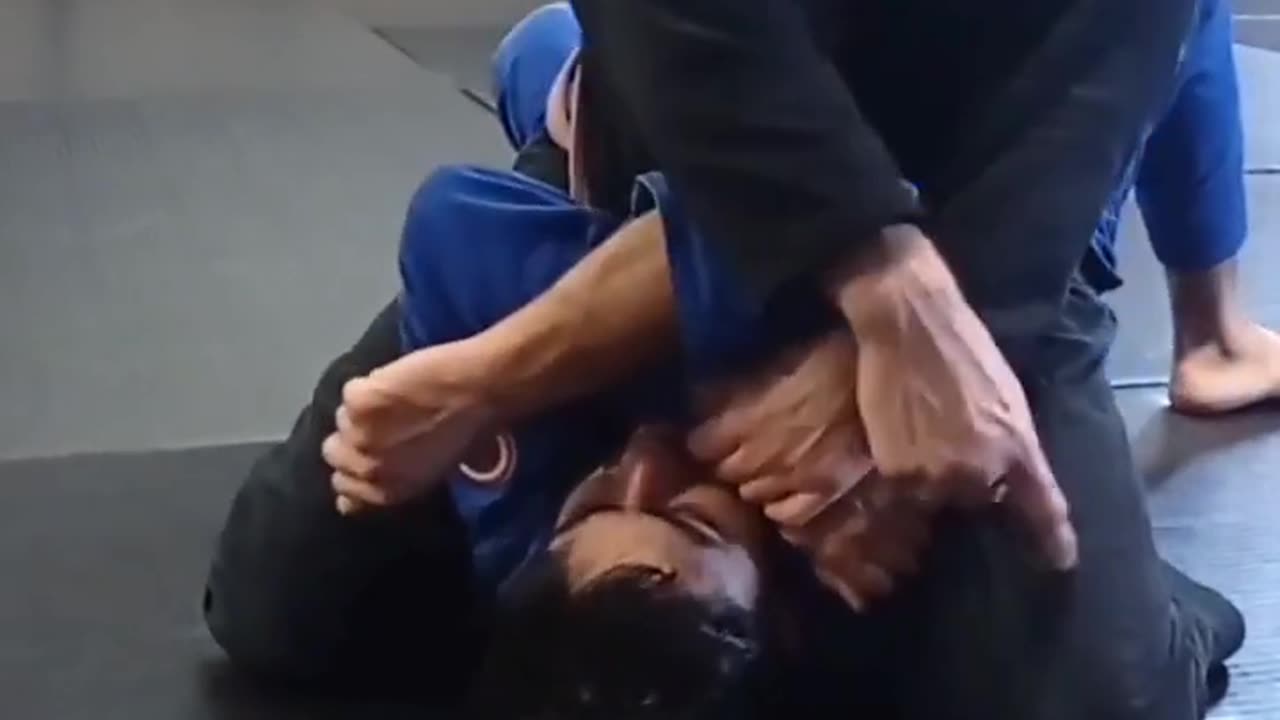 Friday trapped (armlock) #bjj #jiujitsu #judo #training #mma #train